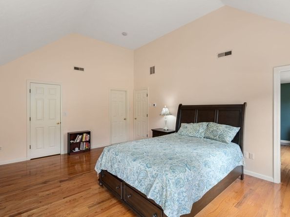 8 Piccadilly Way, Westborough MA 01581