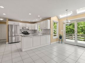 8 Piccadilly Way, Westborough MA 01581