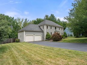 8 Piccadilly Way, Westborough MA 01581