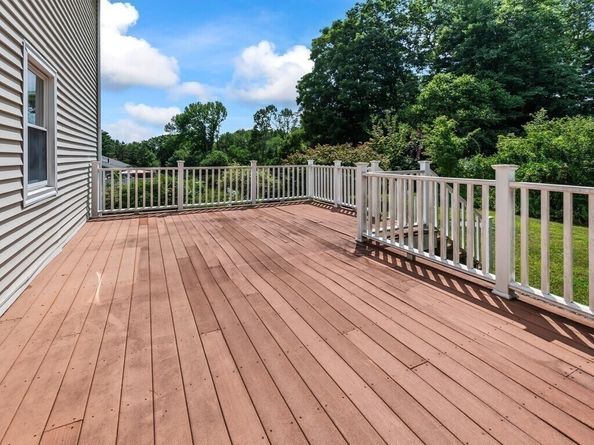 15 Priscilla Ln, Charlton MA 01507