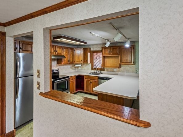 15 Priscilla Ln, Charlton MA 01507