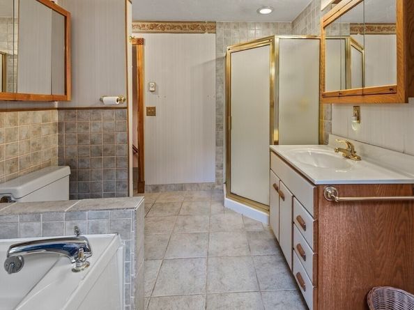 15 Priscilla Ln, Charlton MA 01507