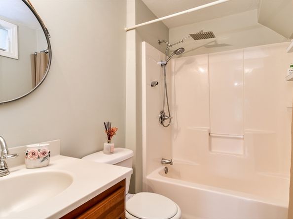 8 Paul Revere Path 8, Hopkinton MA 01748