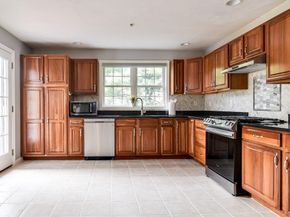 8 Paul Revere Path 8, Hopkinton MA 01748