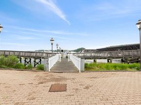 126 Merrimac St 18, Newburyport MA 01950