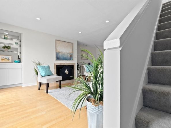 126 Merrimac St 18, Newburyport MA 01950