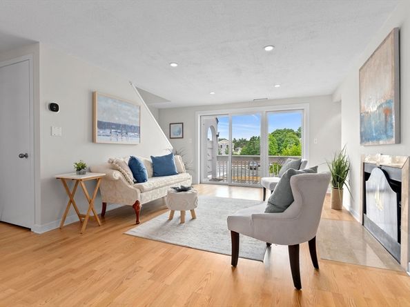 126 Merrimac St 18, Newburyport MA 01950