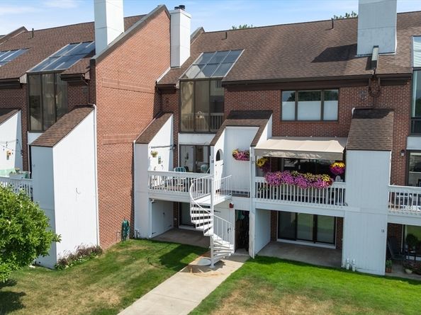 126 Merrimac St 18, Newburyport MA 01950