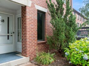 126 Merrimac St 18, Newburyport MA 01950