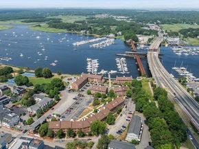 126 Merrimac St 18, Newburyport MA 01950