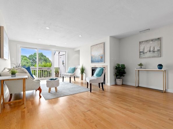 126 Merrimac St 18, Newburyport MA 01950