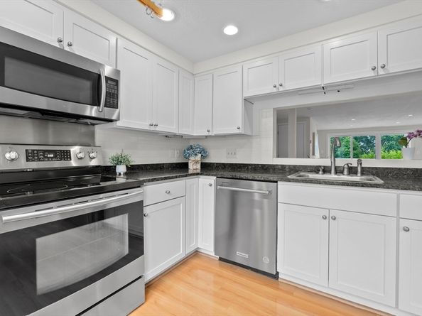 126 Merrimac St 18, Newburyport MA 01950