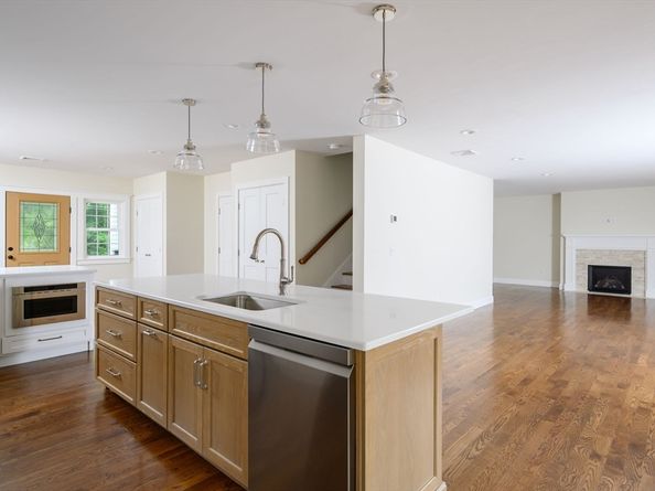 88 Ring Rd, Kingston MA 02364
