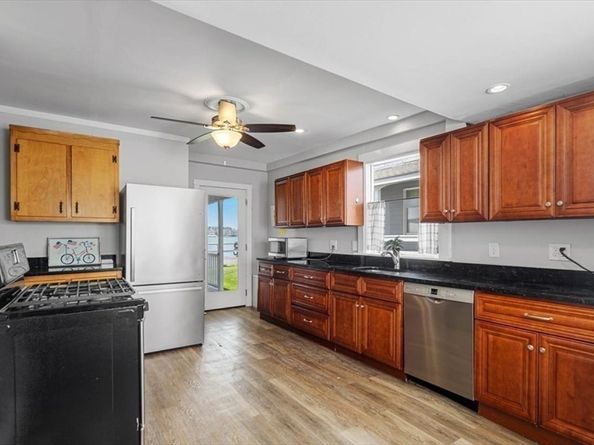 36 Sunset Ave, Hull MA 02045