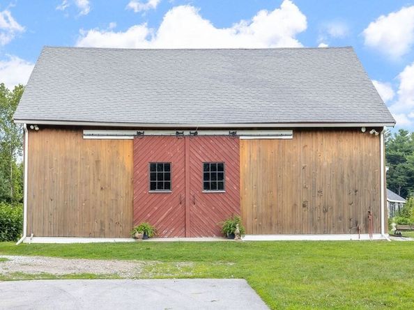90A Park Hill Ave, Millbury MA 01527