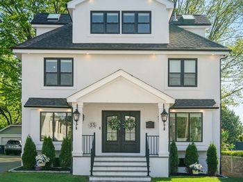 35 Wren St