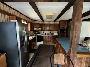 35 Hill  St, Leominster MA 01453