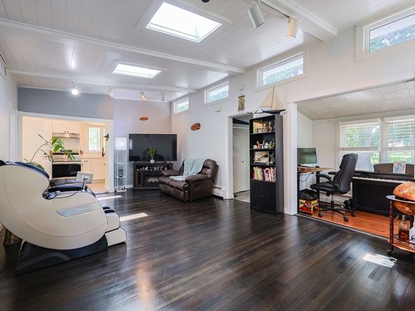 183 Mountain St, Sharon MA 02067