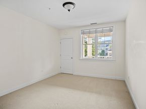 112 Johnson Woods Dr 102, Reading MA 01867