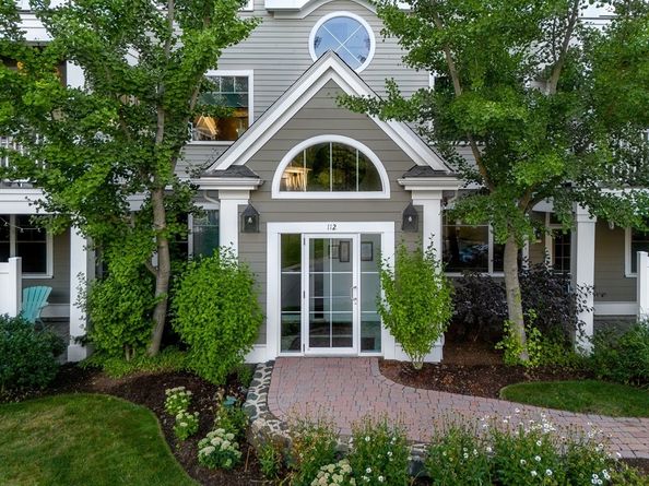 112 Johnson Woods Dr 102, Reading MA 01867