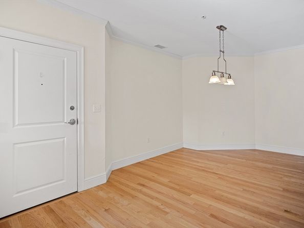112 Johnson Woods Dr 102, Reading MA 01867