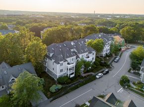 112 Johnson Woods Dr 102, Reading MA 01867