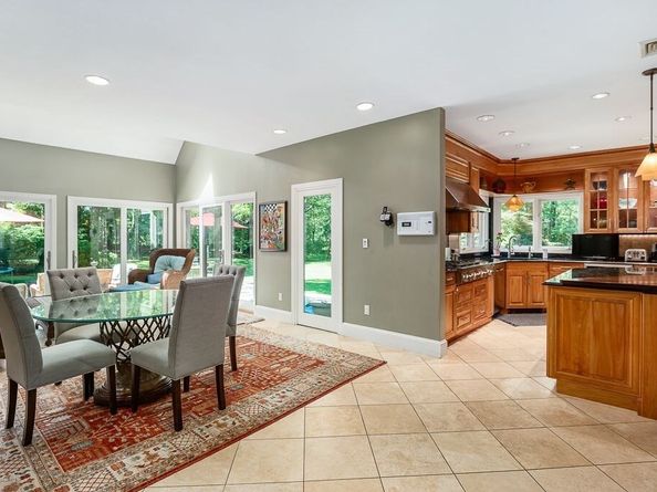 30 Autumn Lane, Hamilton MA 01982