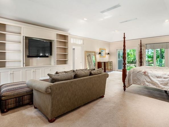 30 Autumn Lane, Hamilton MA 01982