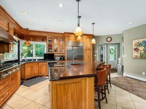 30 Autumn Lane, Hamilton MA 01982