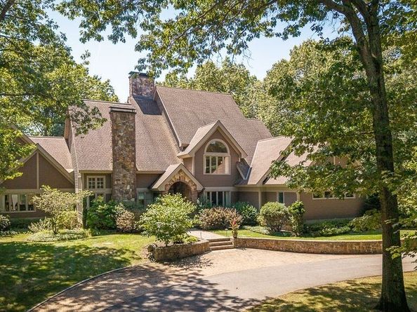 30 Autumn Lane, Hamilton MA 01982