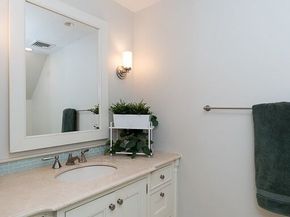 30 Autumn Lane, Hamilton MA 01982