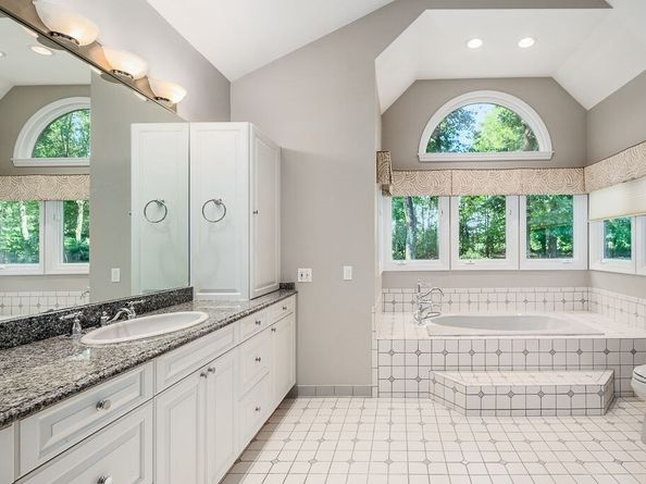 30 Autumn Lane, Hamilton MA 01982