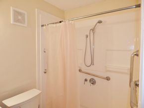 685 Oak St 132, Brockton MA 02301