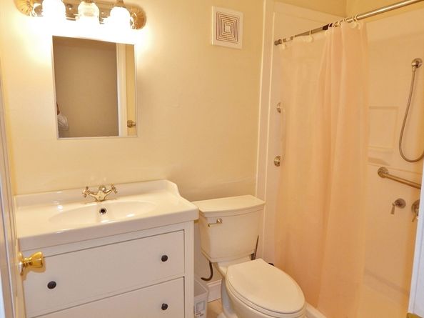 685 Oak St 132, Brockton MA 02301