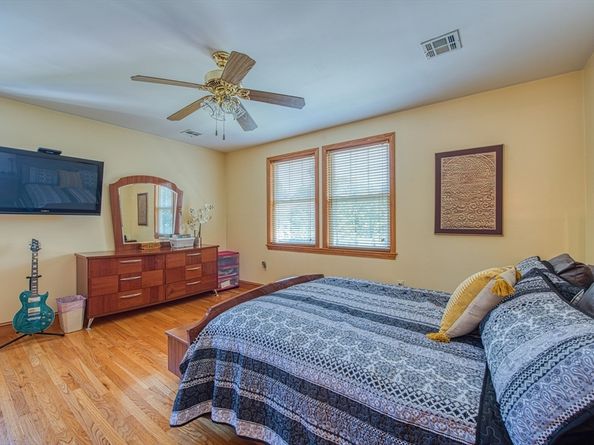 7 Oakwood Ave, Randolph MA 02368