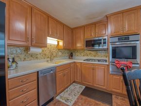 7 Oakwood Ave, Randolph MA 02368