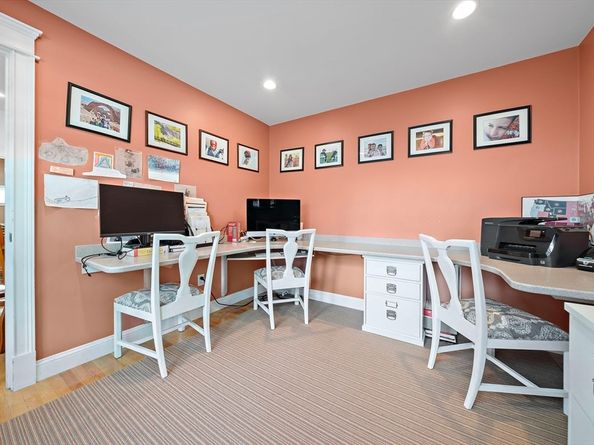 146 Eleanor Dr, Braintree MA 02184