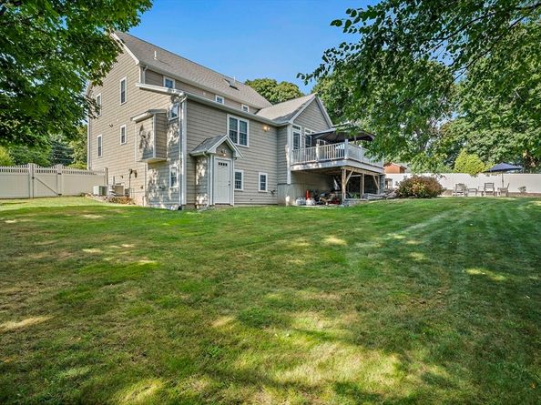 146 Eleanor Dr, Braintree MA 02184