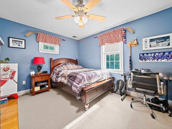 146 Eleanor Dr, Braintree MA 02184