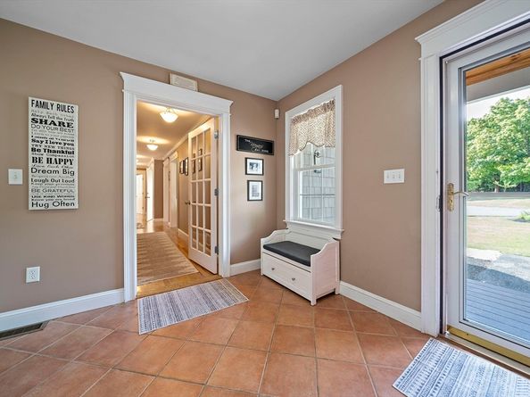 146 Eleanor Dr, Braintree MA 02184