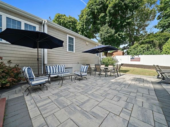 146 Eleanor Dr, Braintree MA 02184