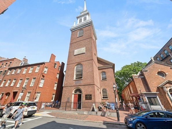 181 Salem Street 18F, Boston MA 02113