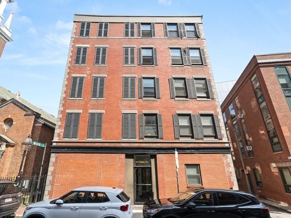 181 Salem Street 18F, Boston MA 02113