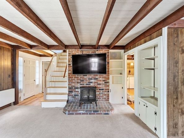 31 Pinedale Rd, Athol MA 01331