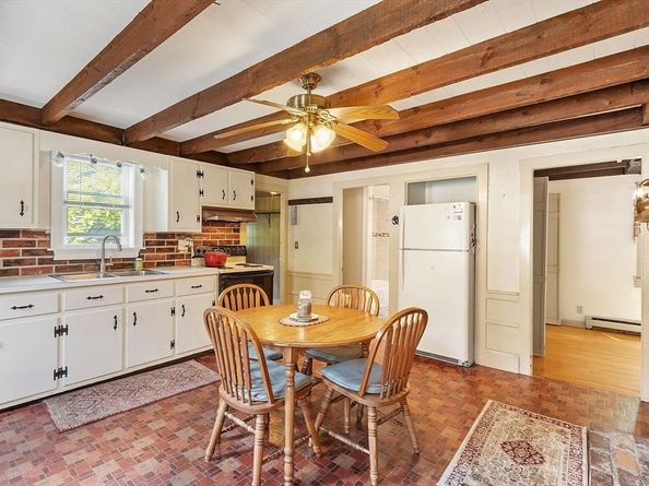 31 Pinedale Rd, Athol MA 01331