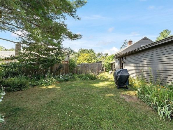 31 Pinedale Rd, Athol MA 01331