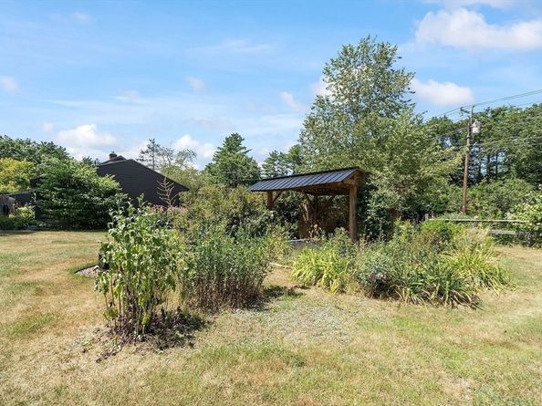 31 Pinedale Rd, Athol MA 01331
