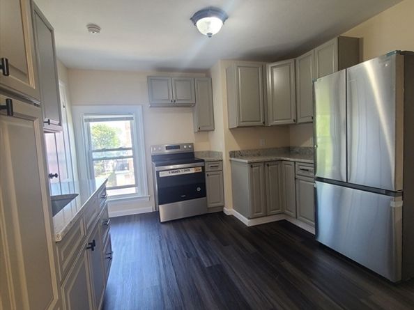 4 Crown St, Worcester MA 01609