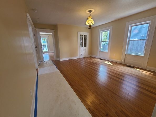 4 Crown St, Worcester MA 01609