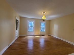 4 Crown St, Worcester MA 01609